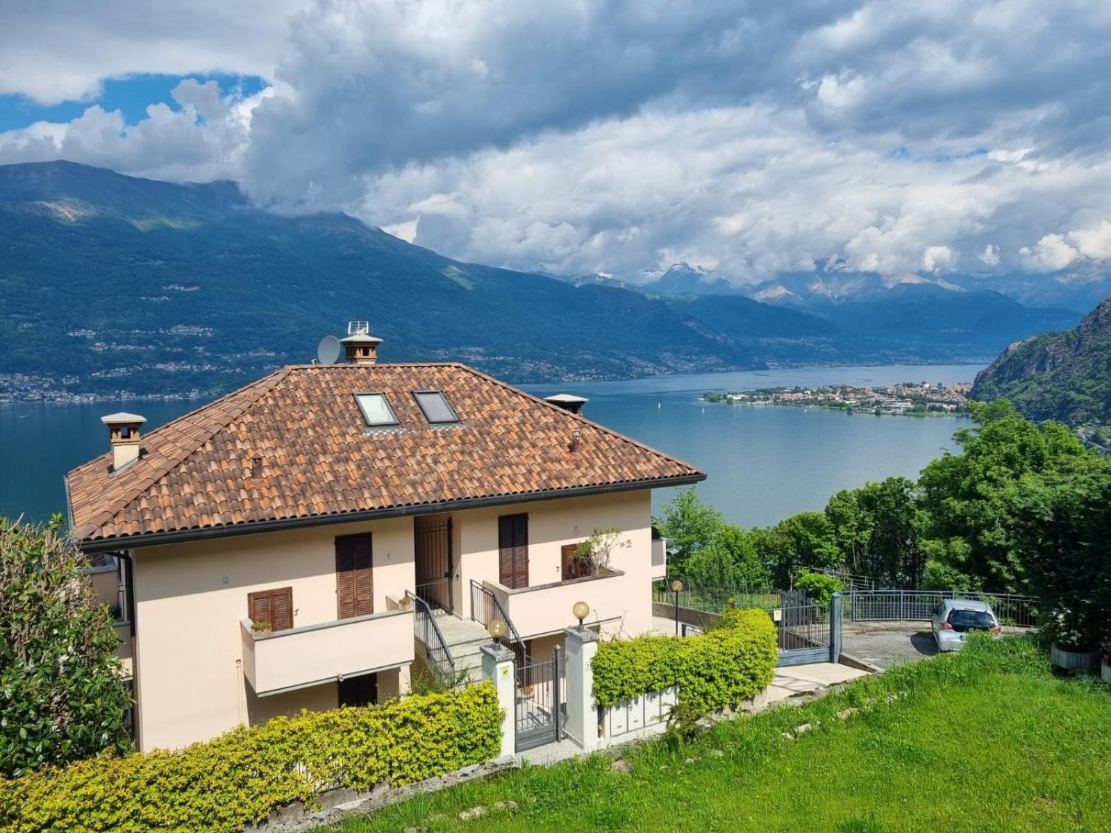Apartment With Garden And Terrace Beautiful Lake View Bellano Exterior photo